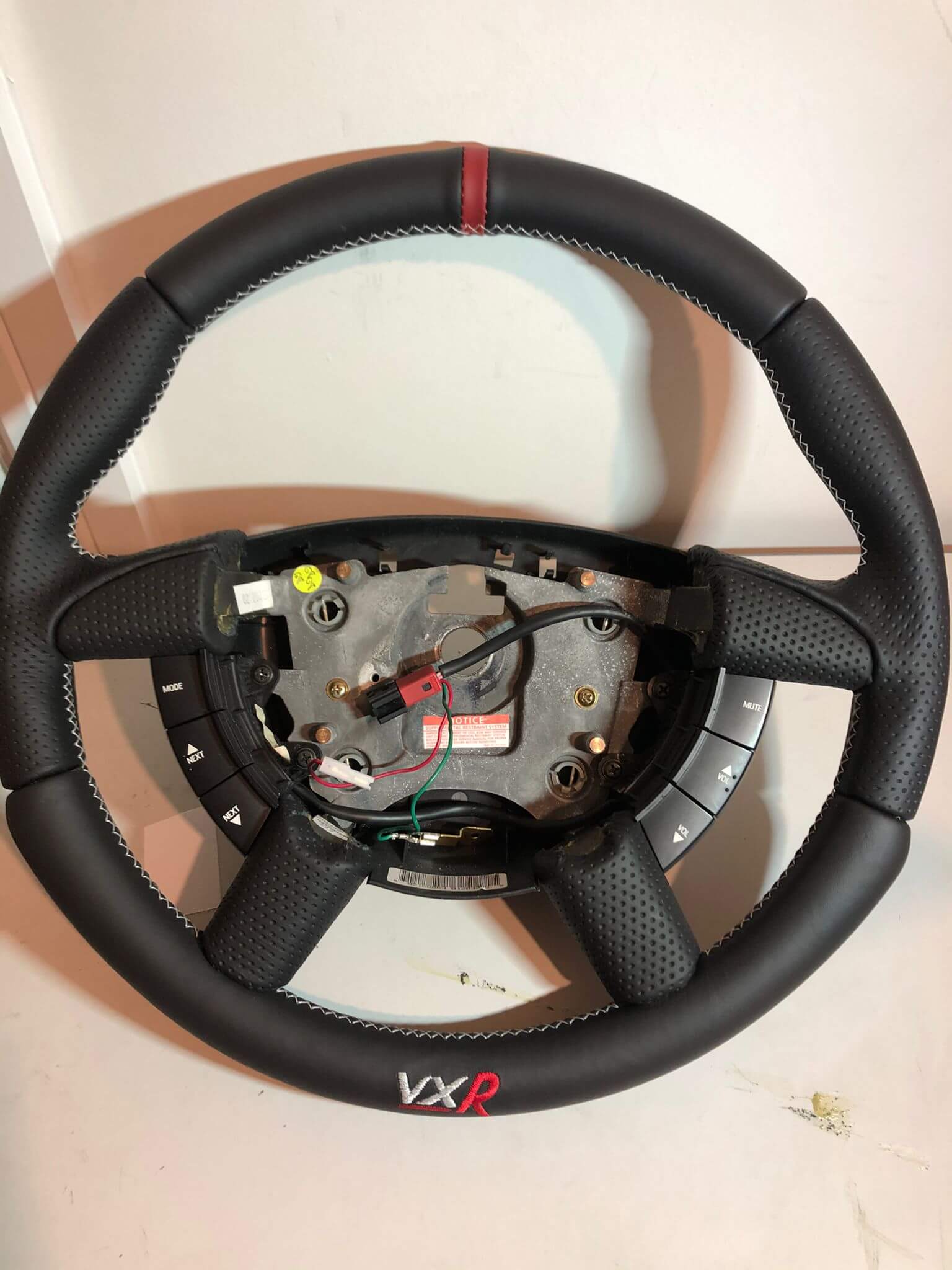 Black wheel (VXR)